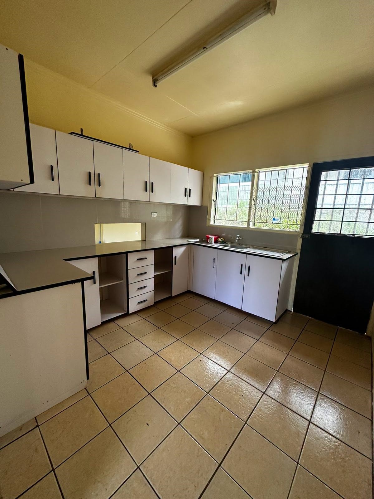 View of Modern  Three-Bedroom Unfurnished Top Flat for Rent!!