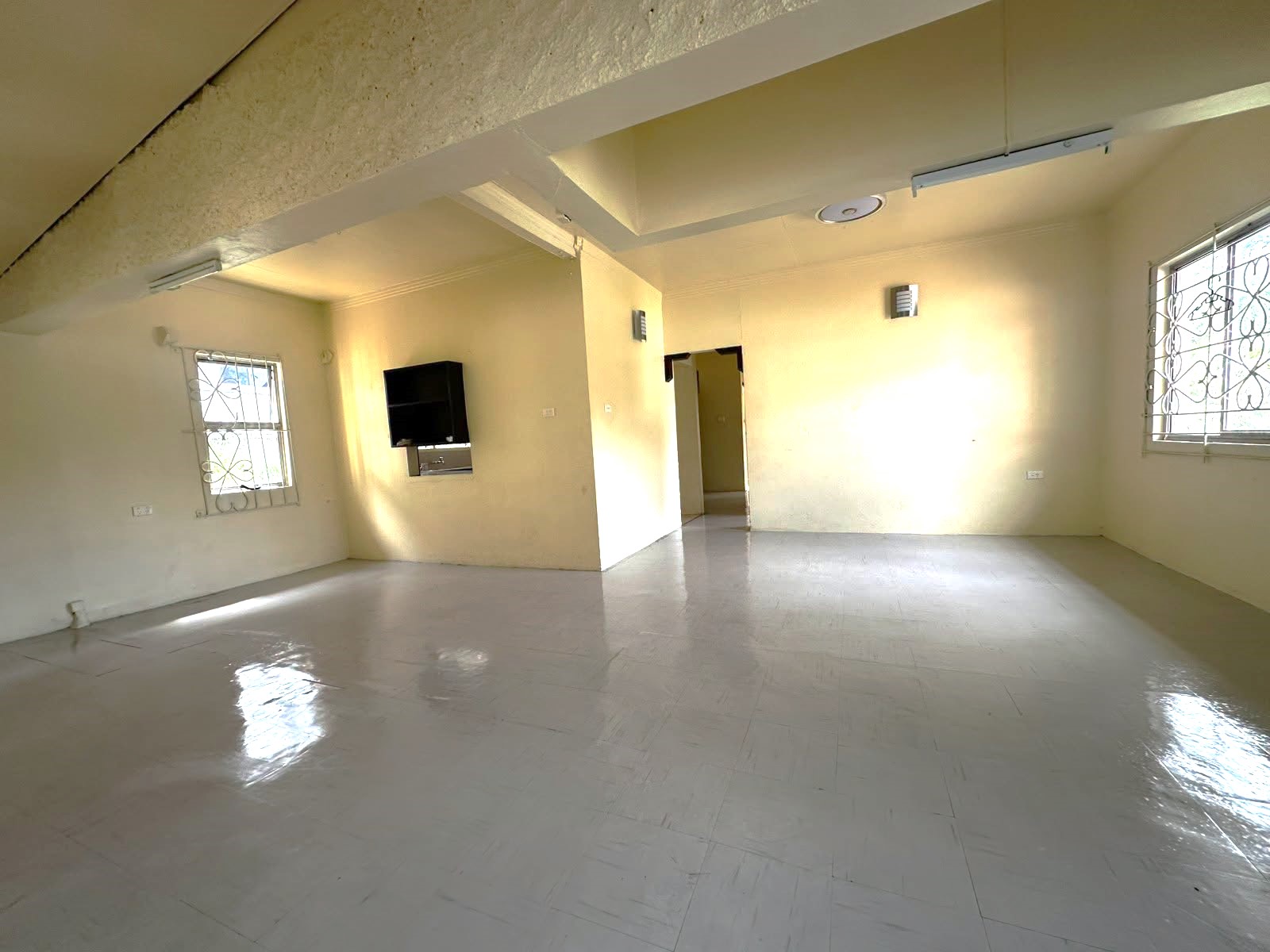 View of Modern  Three-Bedroom Unfurnished Top Flat for Rent!!