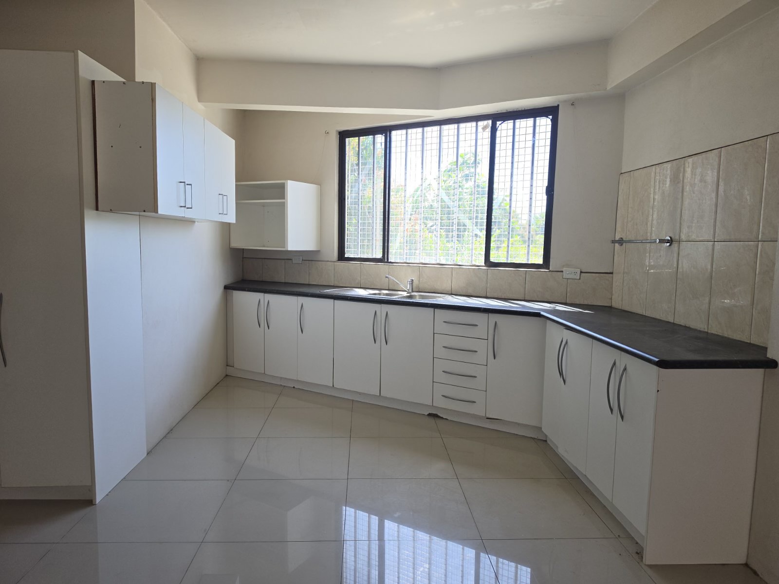 1 Bedroom Executive Flat
